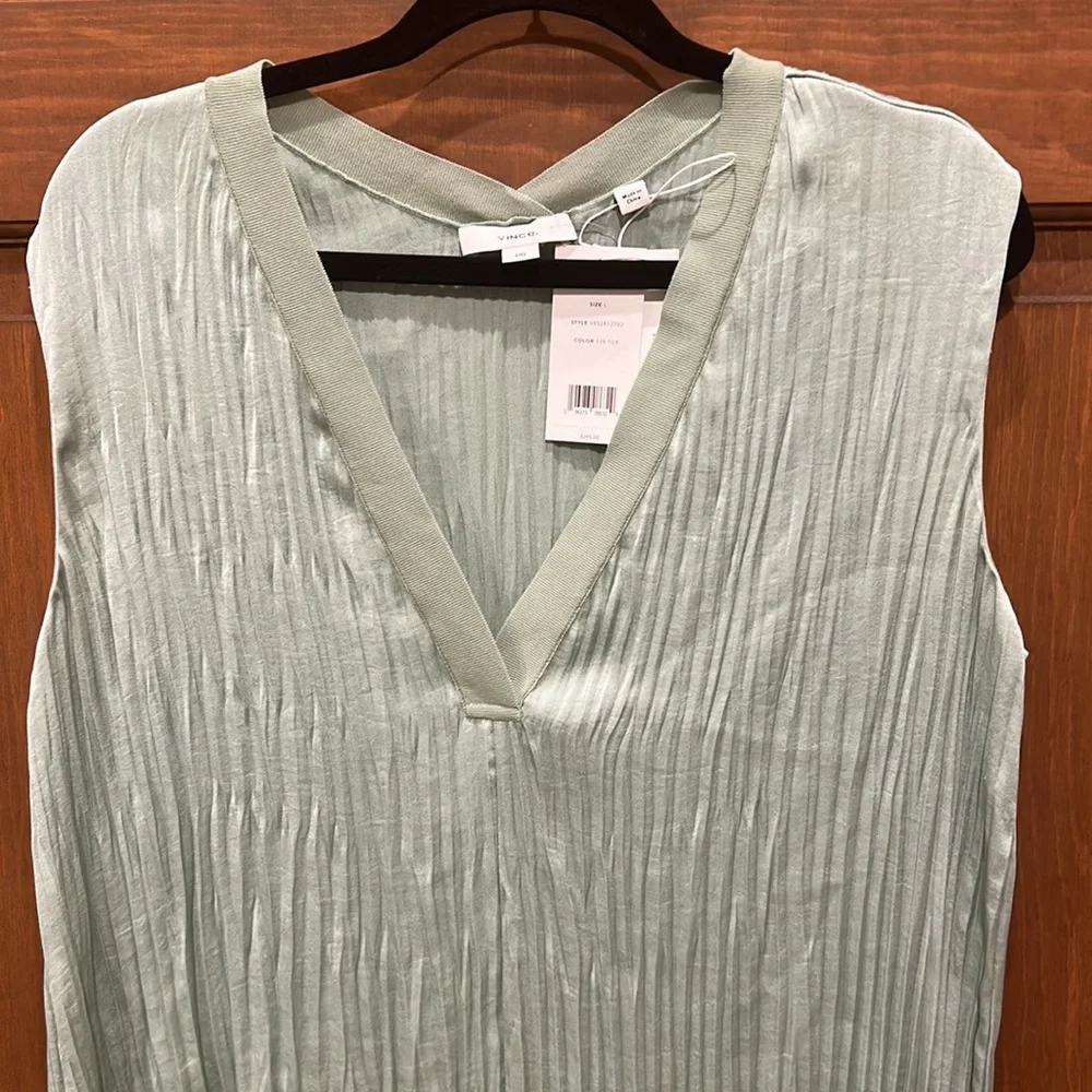 NWT $295 Vince Sleeveless Double V - neck blouse Top crushed Green large - Picture 8 of 12
